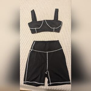 WeWoreWhat Black Sports Bra and Leggings Set